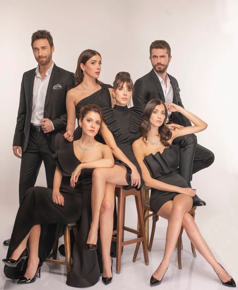Deniz Baysal De La Señora Fazilet Graba Una Nueva Serie