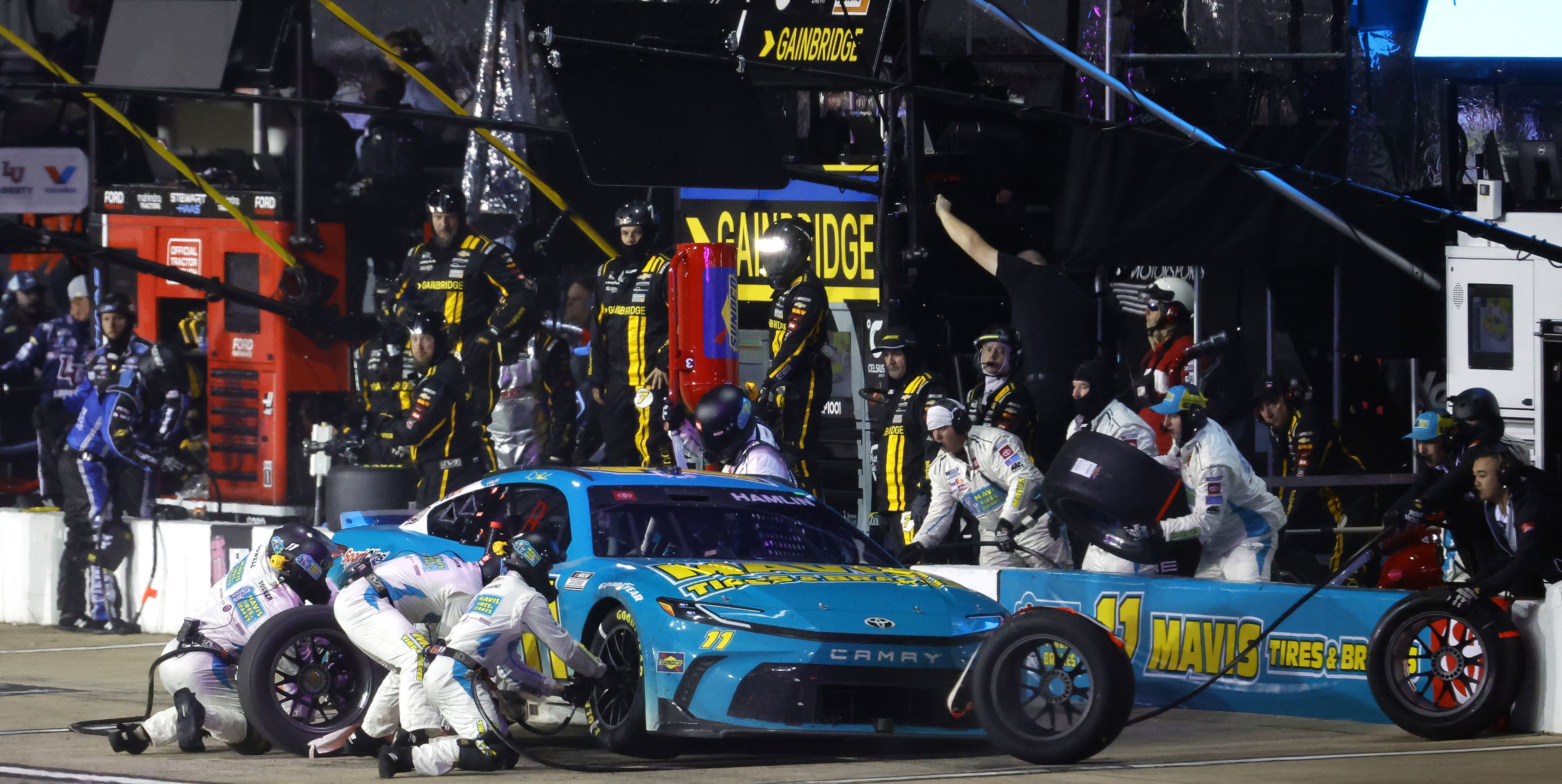How Suspension Design Won Denny Hamlin a NASCAR Race in the Pits