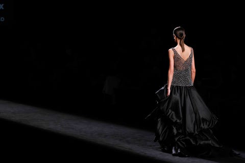 desfile de isabel sanchis abril 21