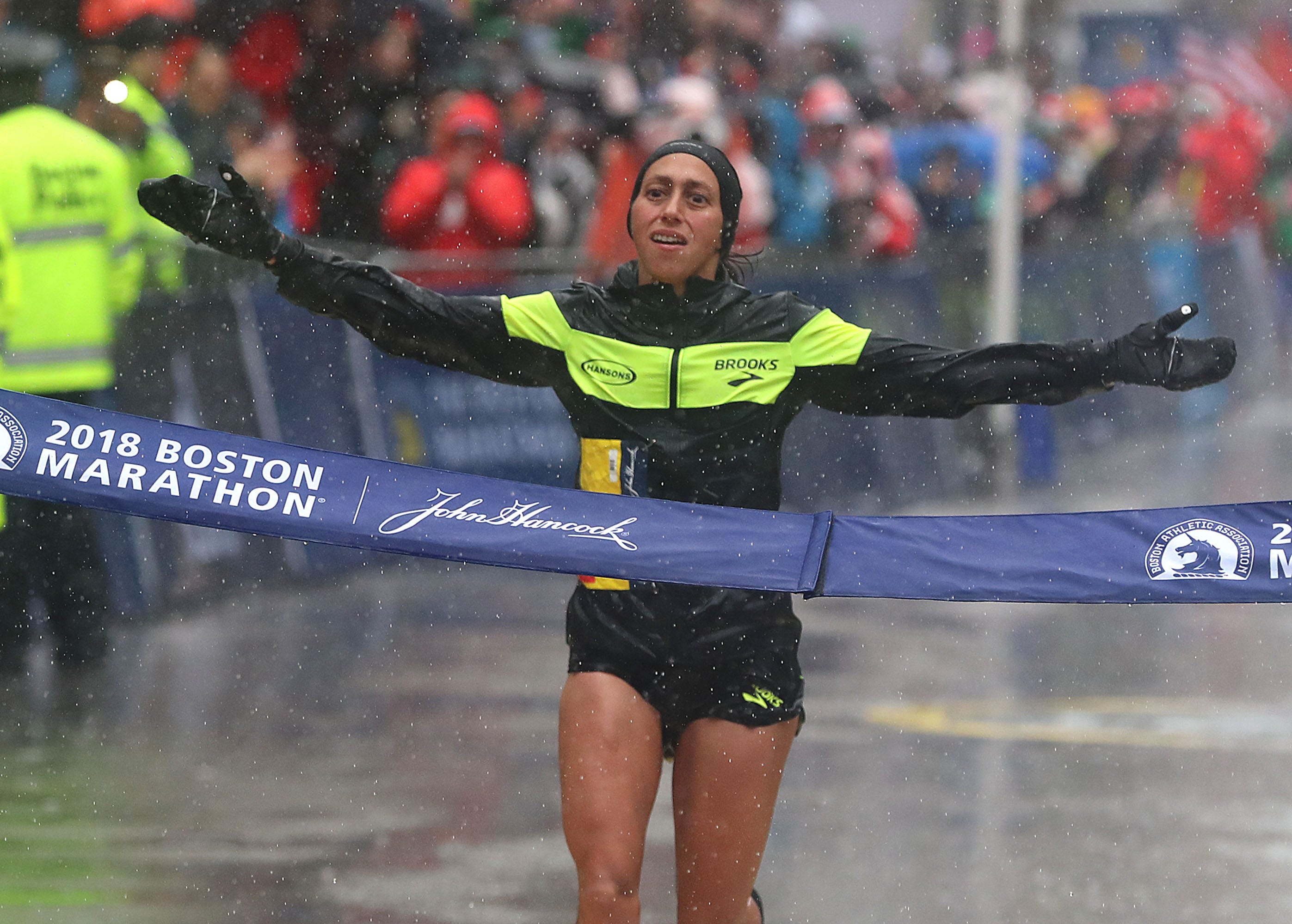 Des Linden Reveals the Tumultuous Year Before Her 2018 Boston Win