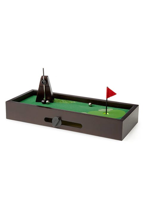25 Best Christmas Gifts For Men Great Gift Ideas Guys Who Have Desktop Golf Christmas Gifts For Men