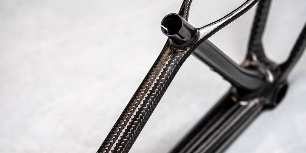 how to tell if carbon fiber is real