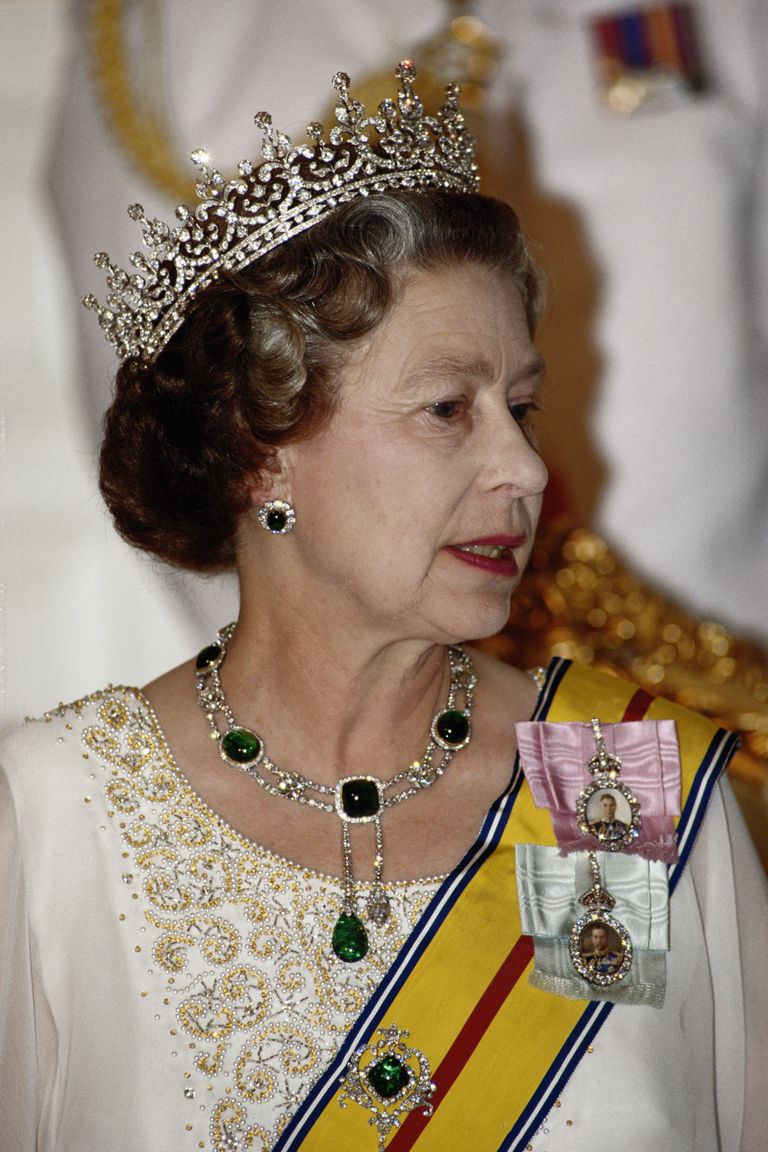 Queen Elizabeths Most Beautiful Jewels Pictures Of The Queens Tiaras And Crowns