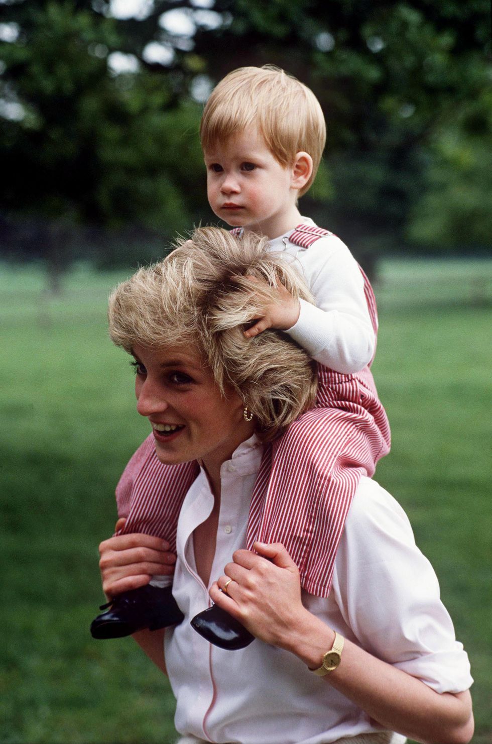 NEW IMAGE! GORGEOUS!!!! Princess of Wales UNSIGNED photograph M4081 Diana 