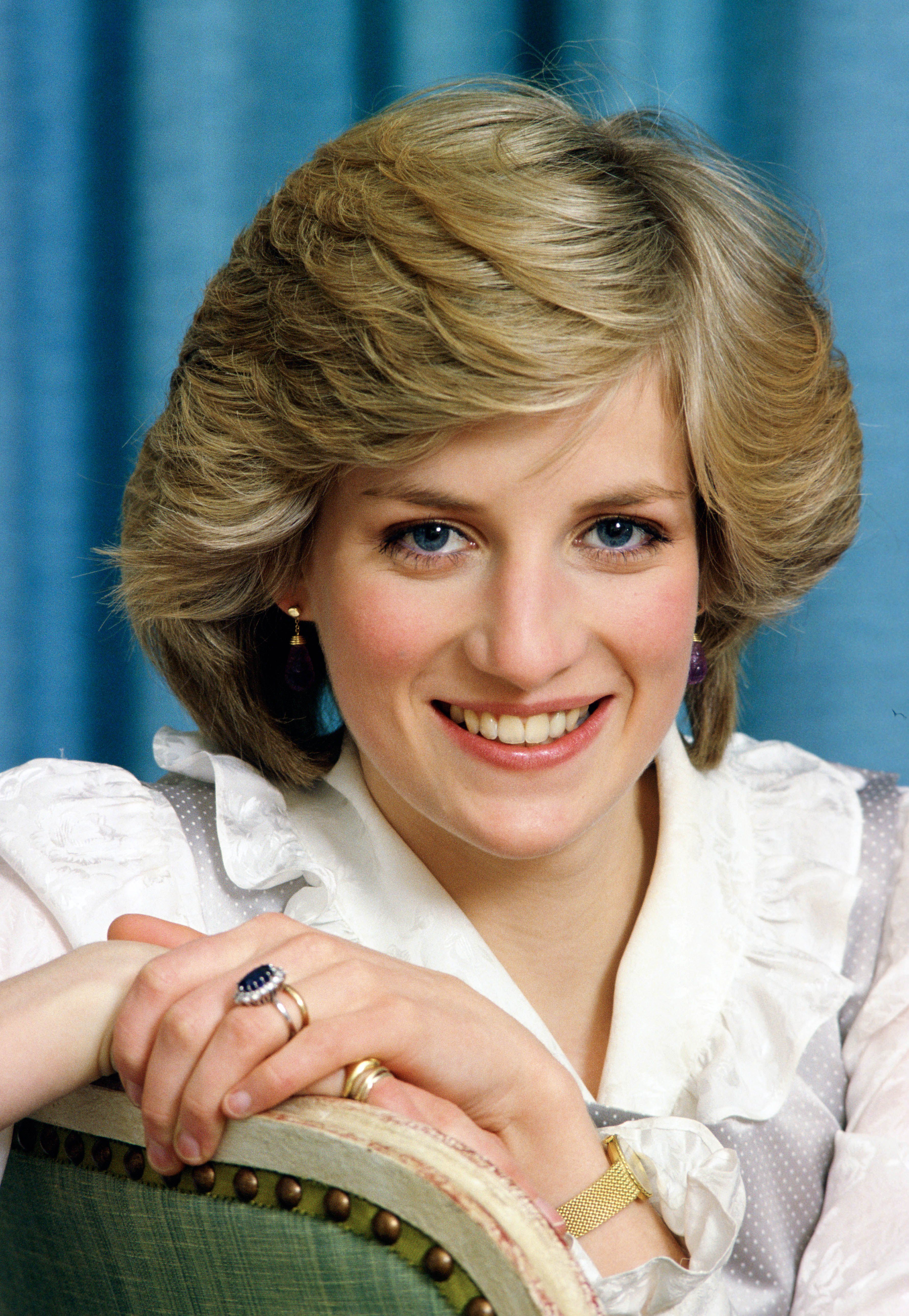 33 Of Princess Diana S Oversized Collar Fashion Moments In Photos