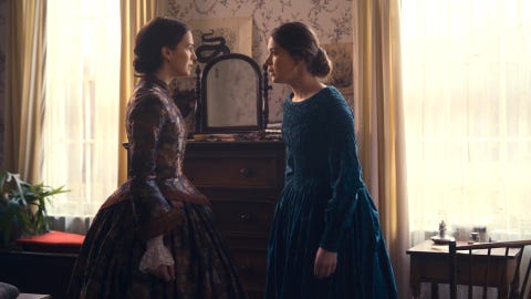 ella hunt and hailee steinfeld in dickinson