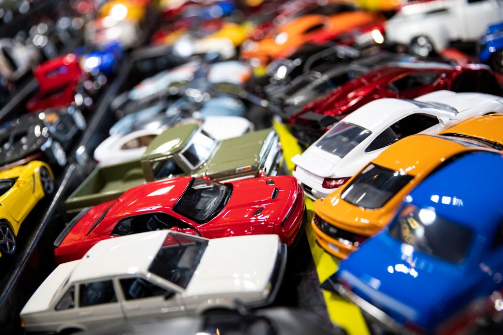 Avispón guapo un millón 20 coches en miniatura de coleccionista para regalar