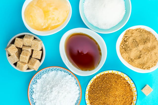 different kinds of sugar and sweeteners in the bowls