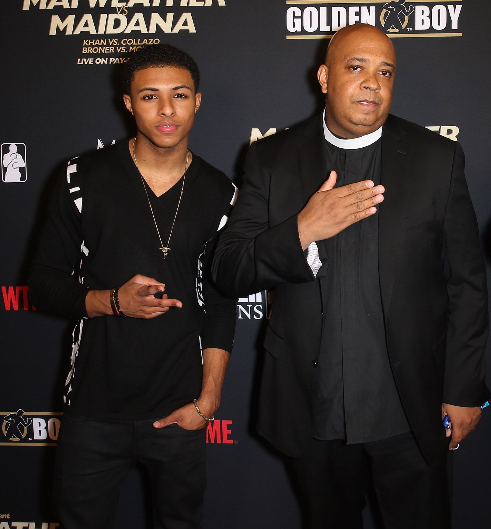 Diggy dating Naomi