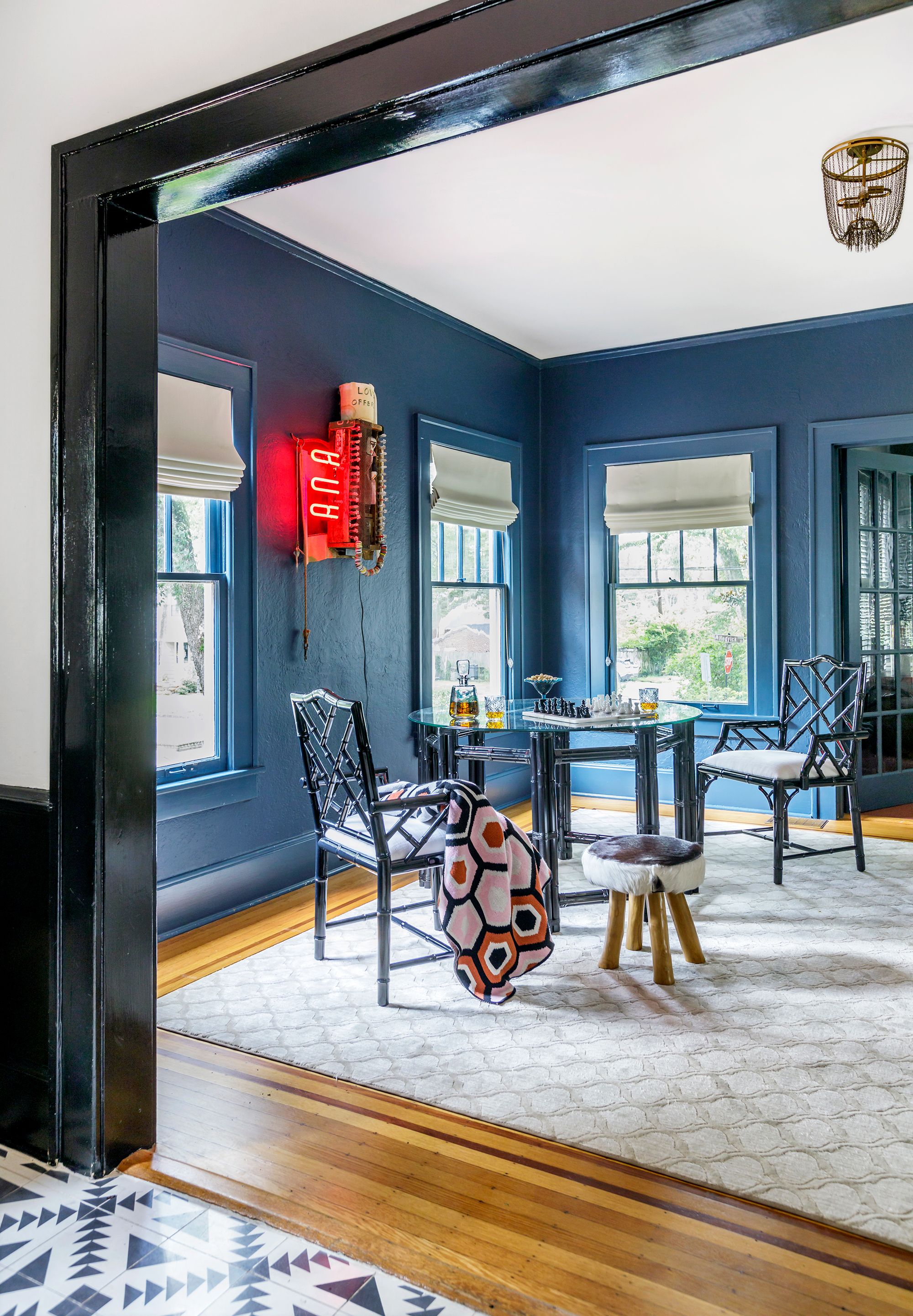 Blue Dining Room Walls - Go all in with your blue dining room decor by