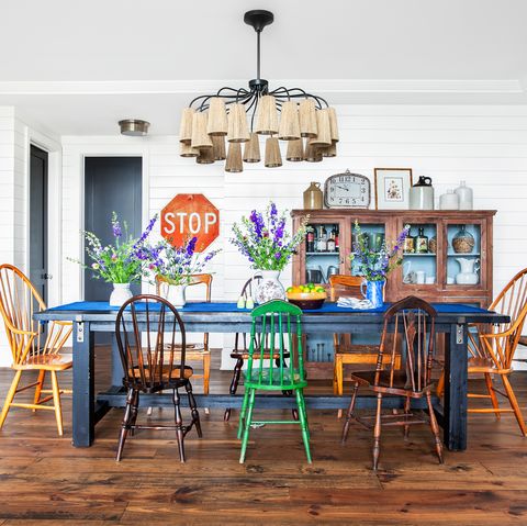 52 Best Dining Room Decorating Ideas, What Color Table Goes With Black Chairs