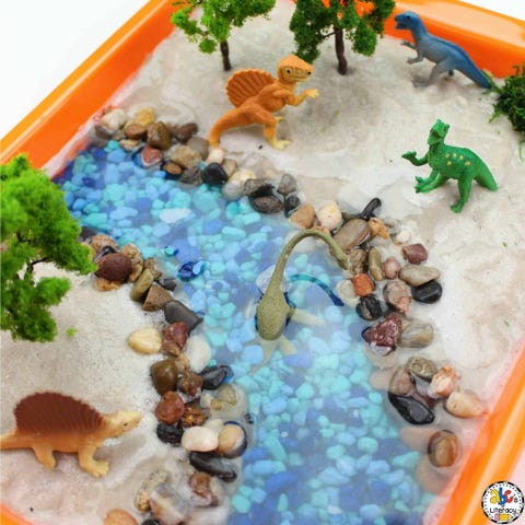 dinosaur sensory bin