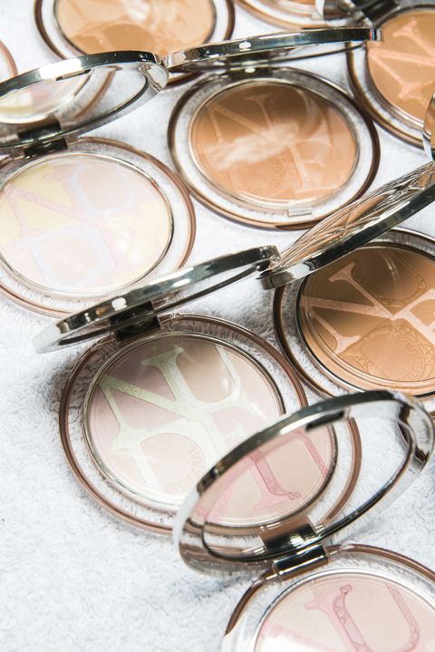 Product, Cosmetics, Fashion accessory, Face powder, Metal, Circle, Makeup mirror, Beige, 