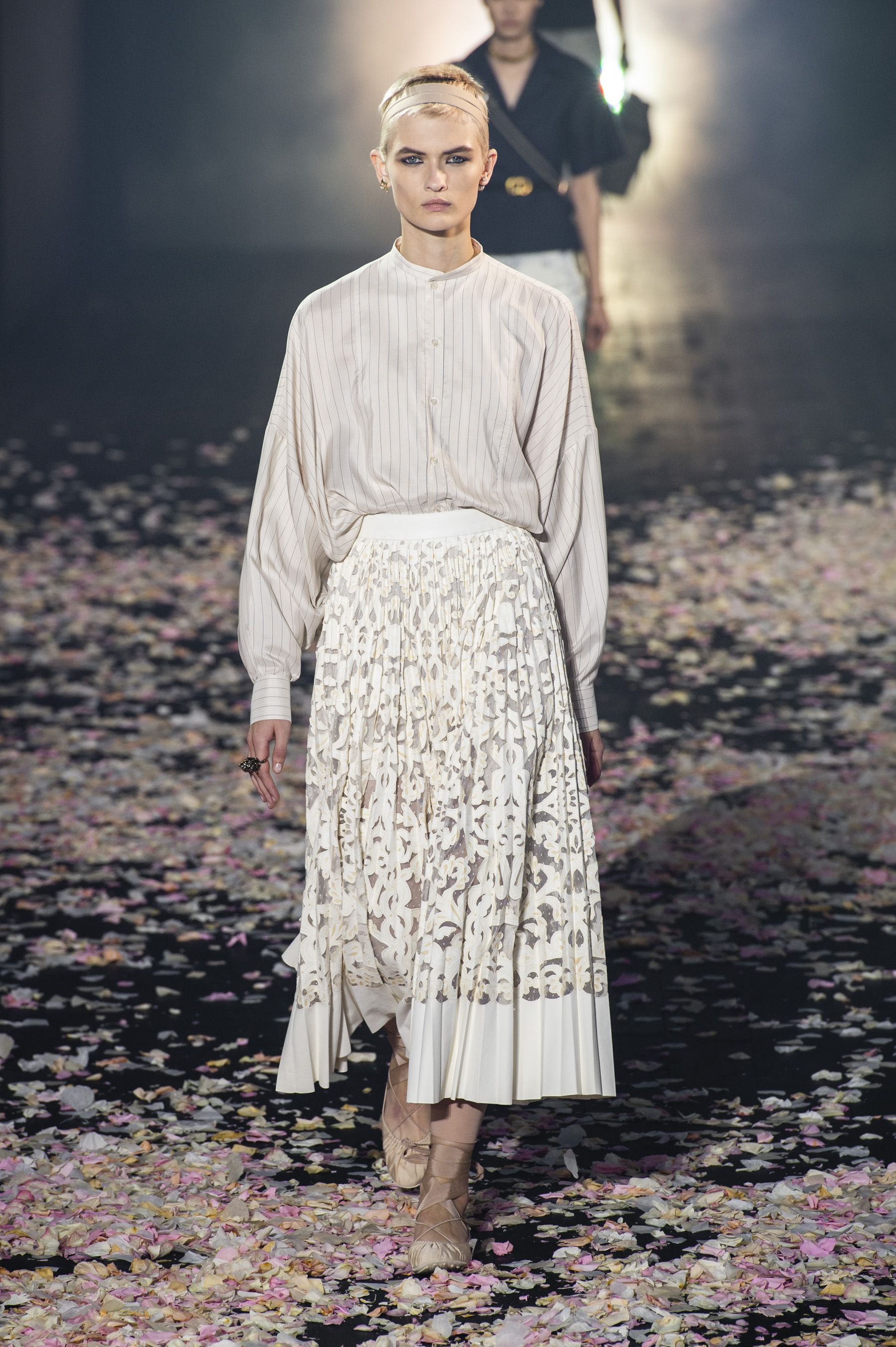 Inspiration: Fashion warby parker winter, Size Plus special occasion dresses wedding pictures Lace white splicing cutout back dress