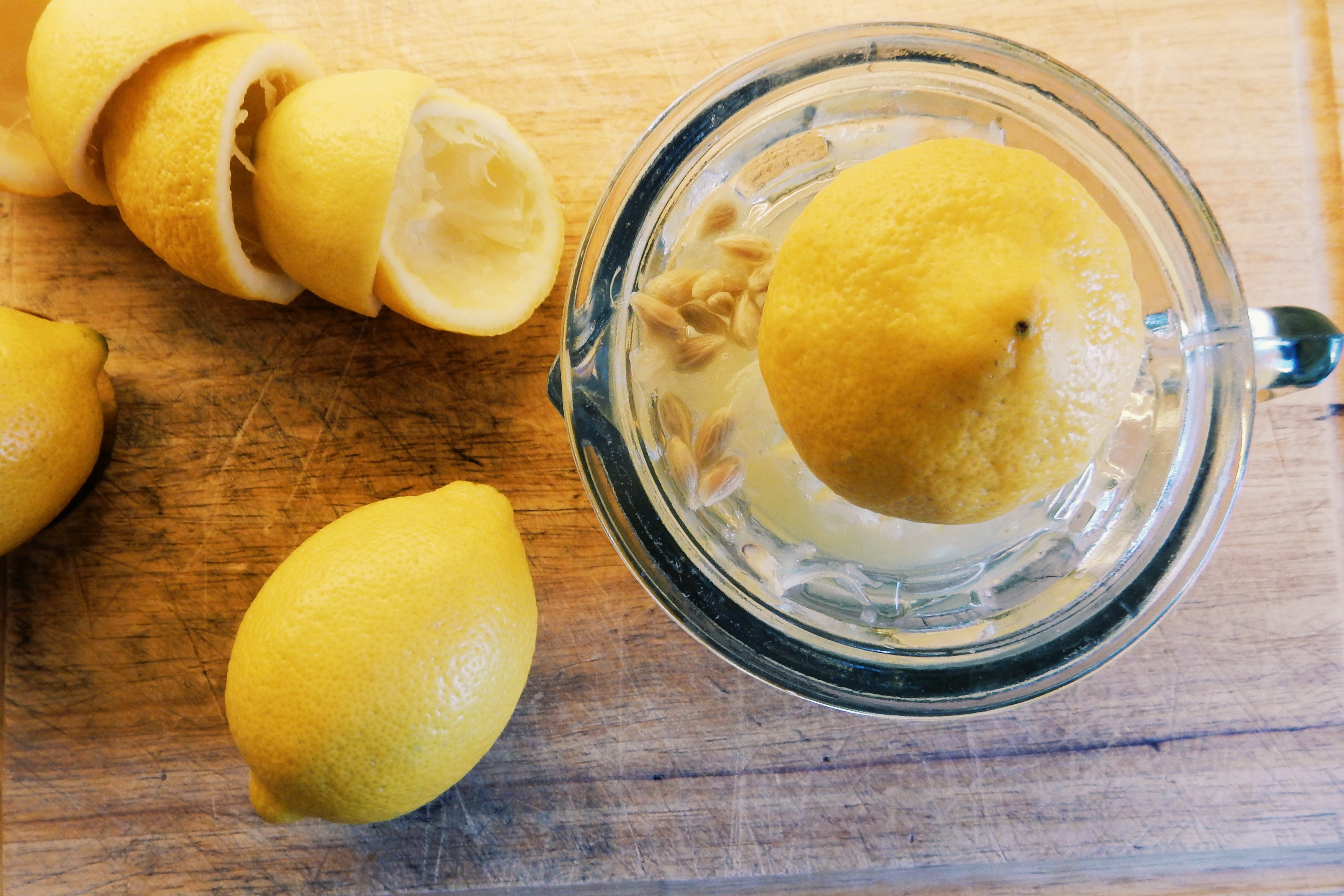 This Hack For Juicing Lemons Proves How Much Juice You've Been Wasting