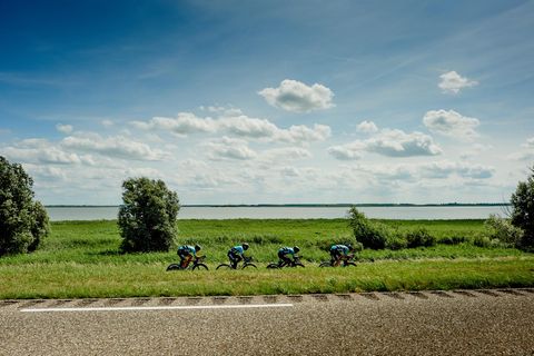 BEAT Cycling Club in Recordtijd rond IJsselmeer