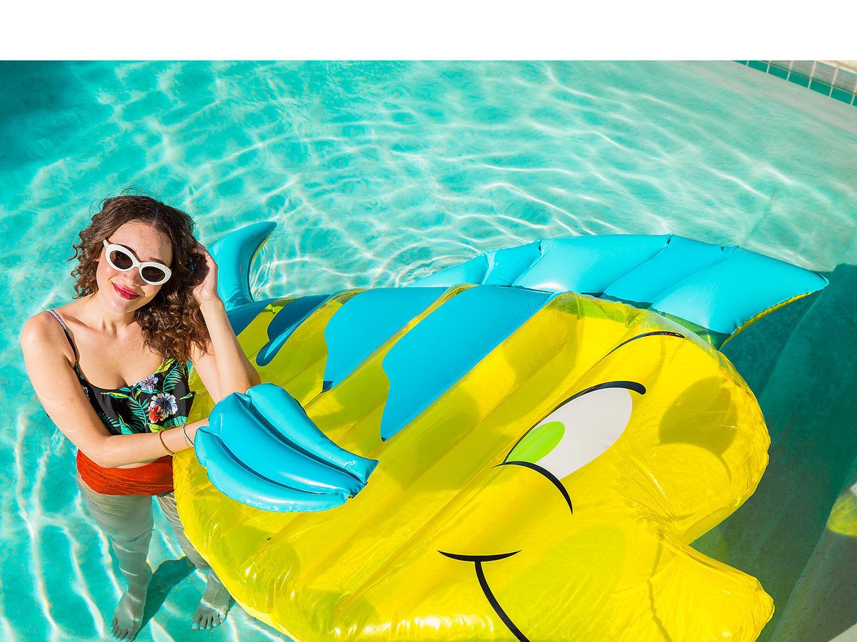 Estos flotadores de Disney son perfectos para este verano - La nueva  colección de flotadores de La Sirenita
