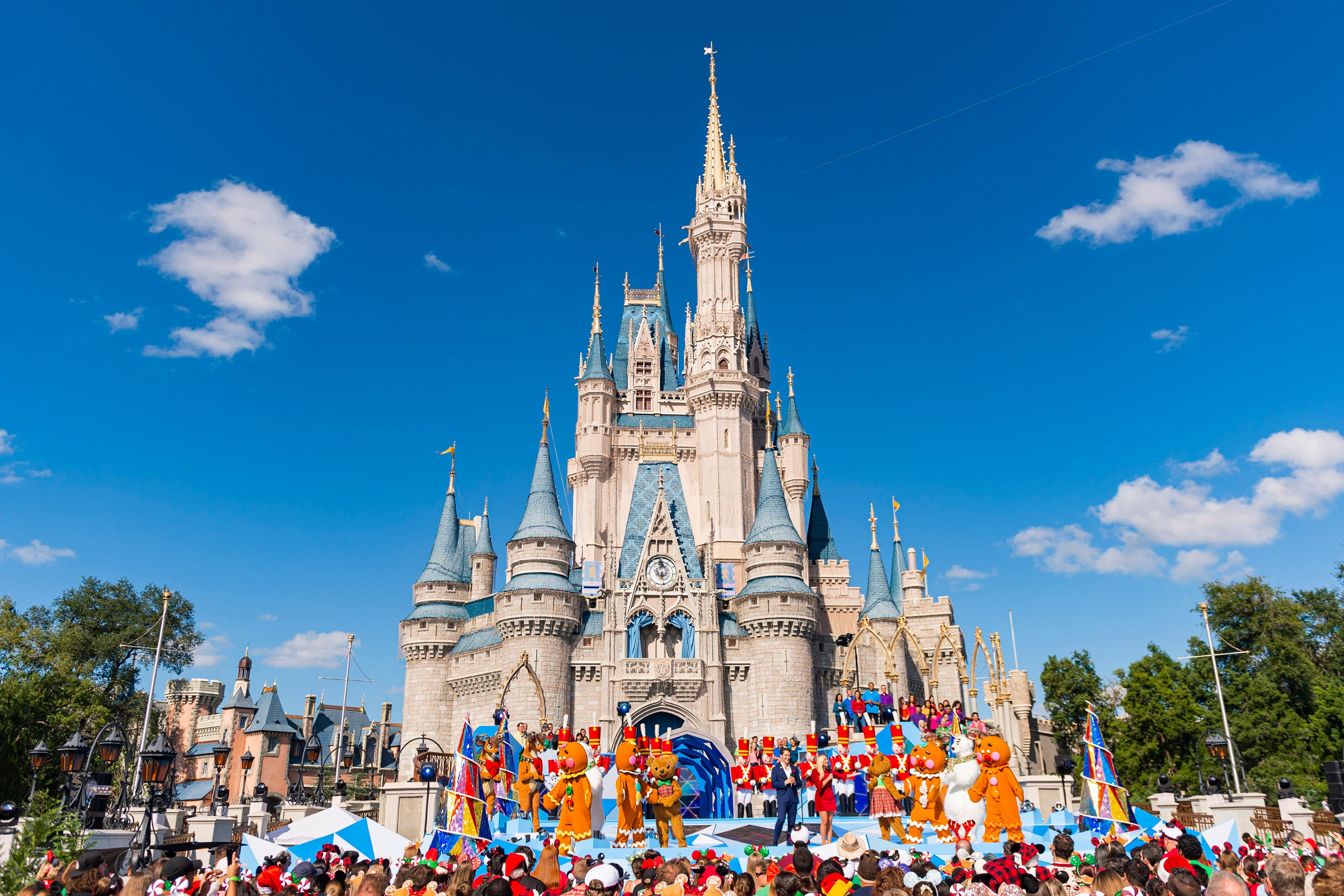 Family Buys $10k In Gift Cards For Disney Vacation, Only To Realize They Are For Disney+