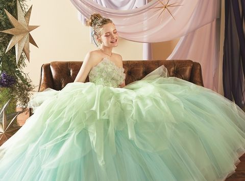 ディズニーのティンカー ベルをイメージしたウエディングドレスが発売 Elle Mariage エル マリアージュ