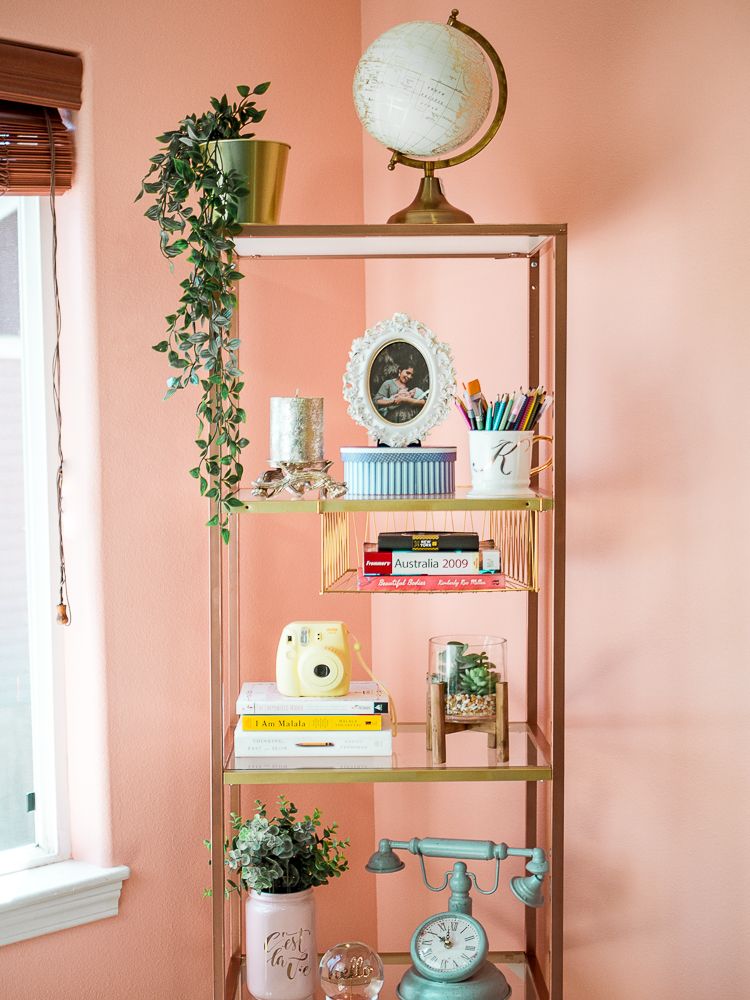 bookshelf decor