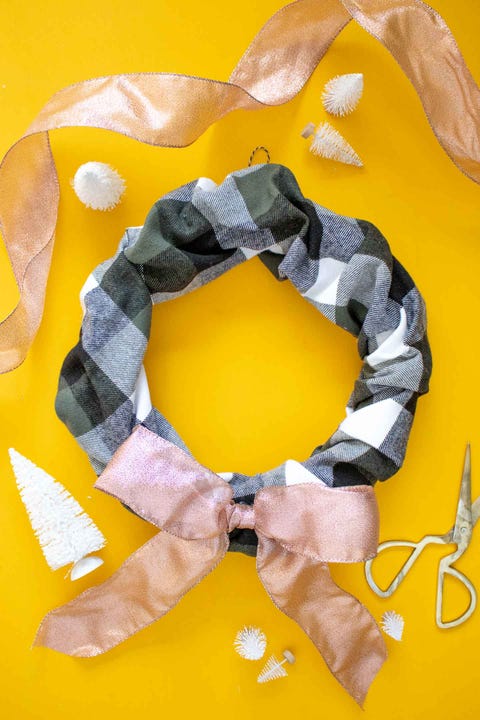 diy buffalo check wreath christmas door decorations