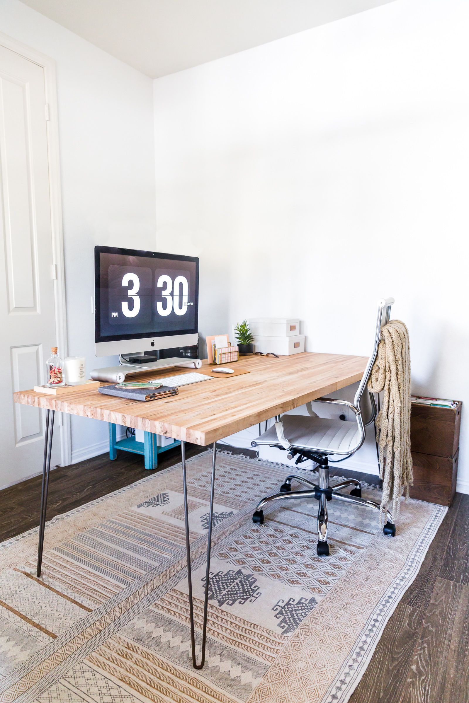 15 Diy Desk Plans For Your Home Office How To Make An Easy Desk