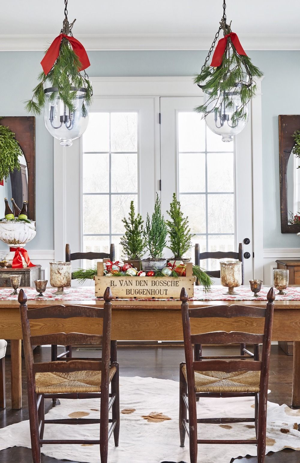 simple christmas floral centerpieces