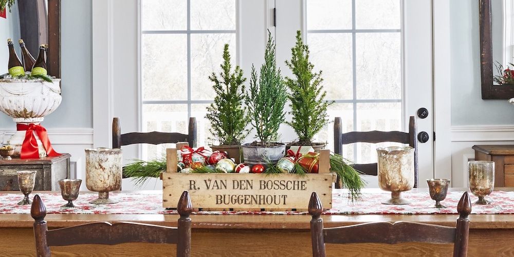 25 Best Diy Christmas Centerpiece Ideas Easy Holiday Centerpieces You Can Make Yourself