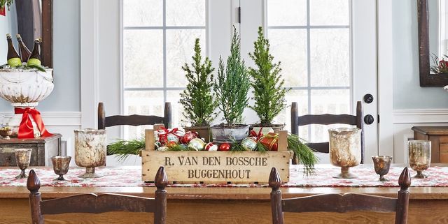 25 Best Diy Christmas Centerpiece Ideas Easy Holiday Centerpieces You Can Make Yourself