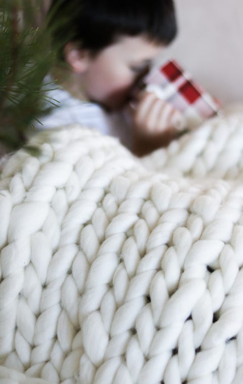 DIY Christmas Gifts - Chunky Knit Blanket