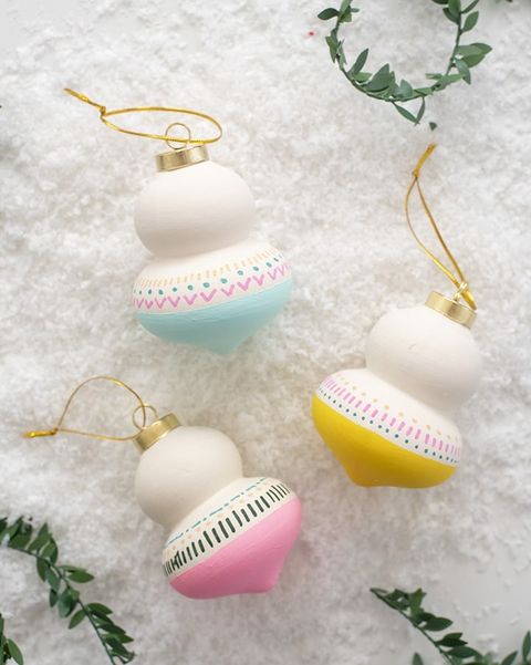 dıƴ chrıstmas ornaments hand paınted pastel ornaments