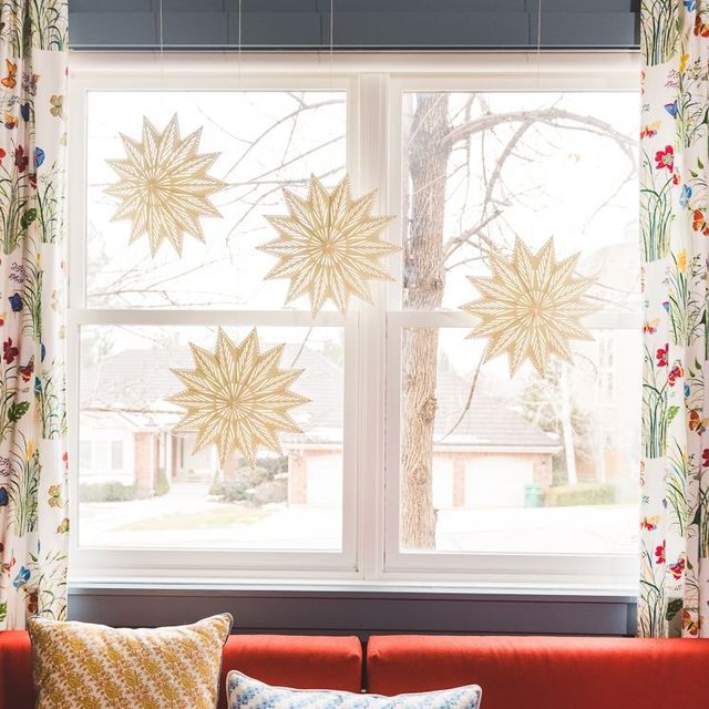 35 Best Christmas Window Decorations 2021 Ideas - Inside House Christmas Decorating Ideas