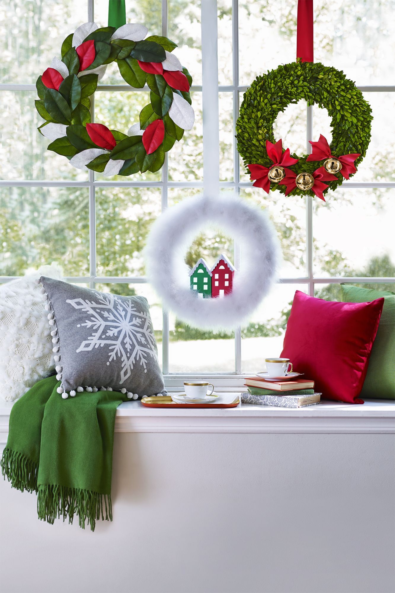 12" x 13" Novelty Christmas Wreath With Santa Design 