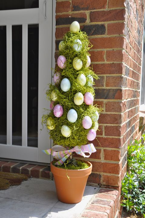 egg topiary tree