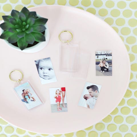 diy gifts for moms photo keychain