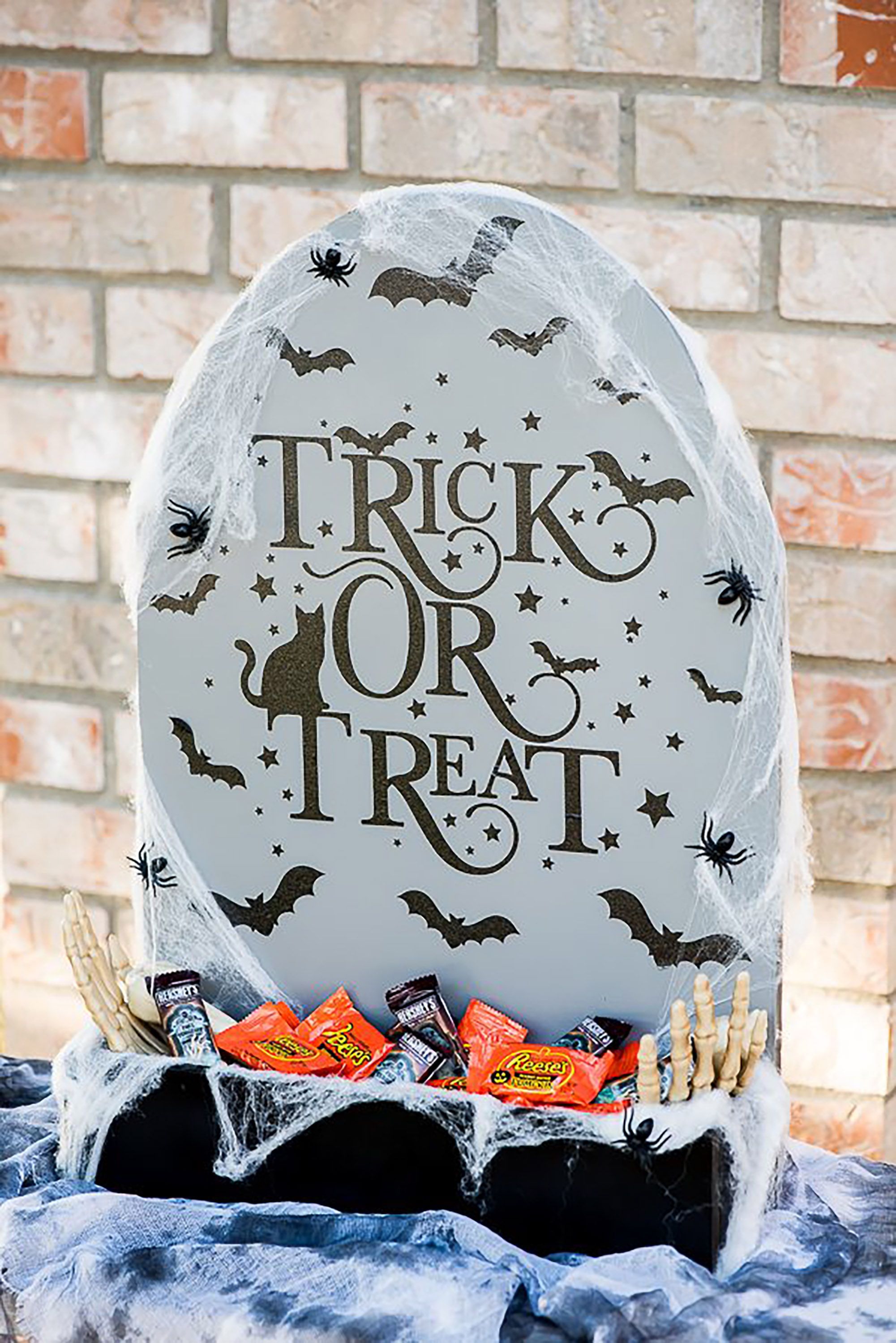 54 Easy Halloween Decorations Spooky Home Decor Ideas For Halloween