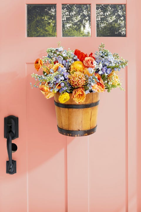 diy spring wreaths bucket