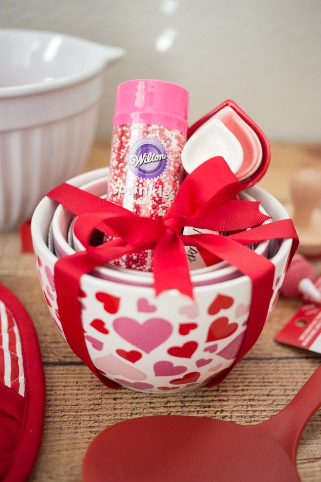 diy valentines gifts baked with love basket 1577987942