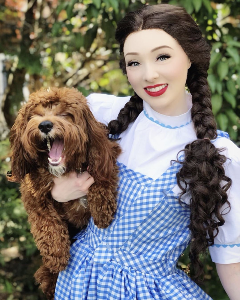 35 DIY Wizard of Oz Halloween Costumes. dog dorothy costume. 