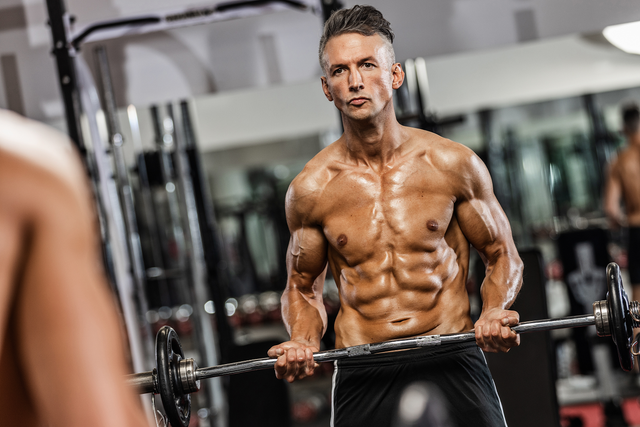 darren johnson shredded abs after losing weight with ultimate performance gym workouts