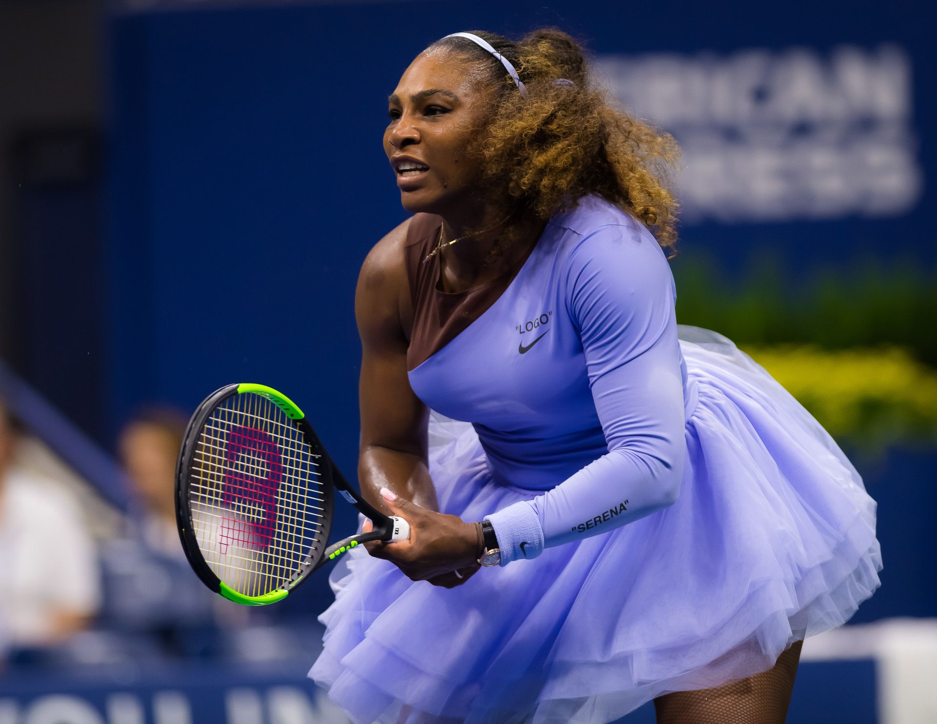Serena Williams vuelve a elegir un tutú para jugar a tenis - Un tutú  morado, la última elección de Serena Williams