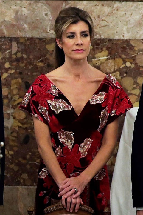 Begoña Gómez apoya el diseño español en la cena de gala del Palacio Real - Begoña Gomez elige un diseño de Marcos Luengos para una cena de gala en el Palacio Real Begoña Gómez apoya el diseño español en la cena de gala del Palacio Real - Begoña Gomez elige un diseño de Marcos Luengos para una cena de gala en el Palacio Real
