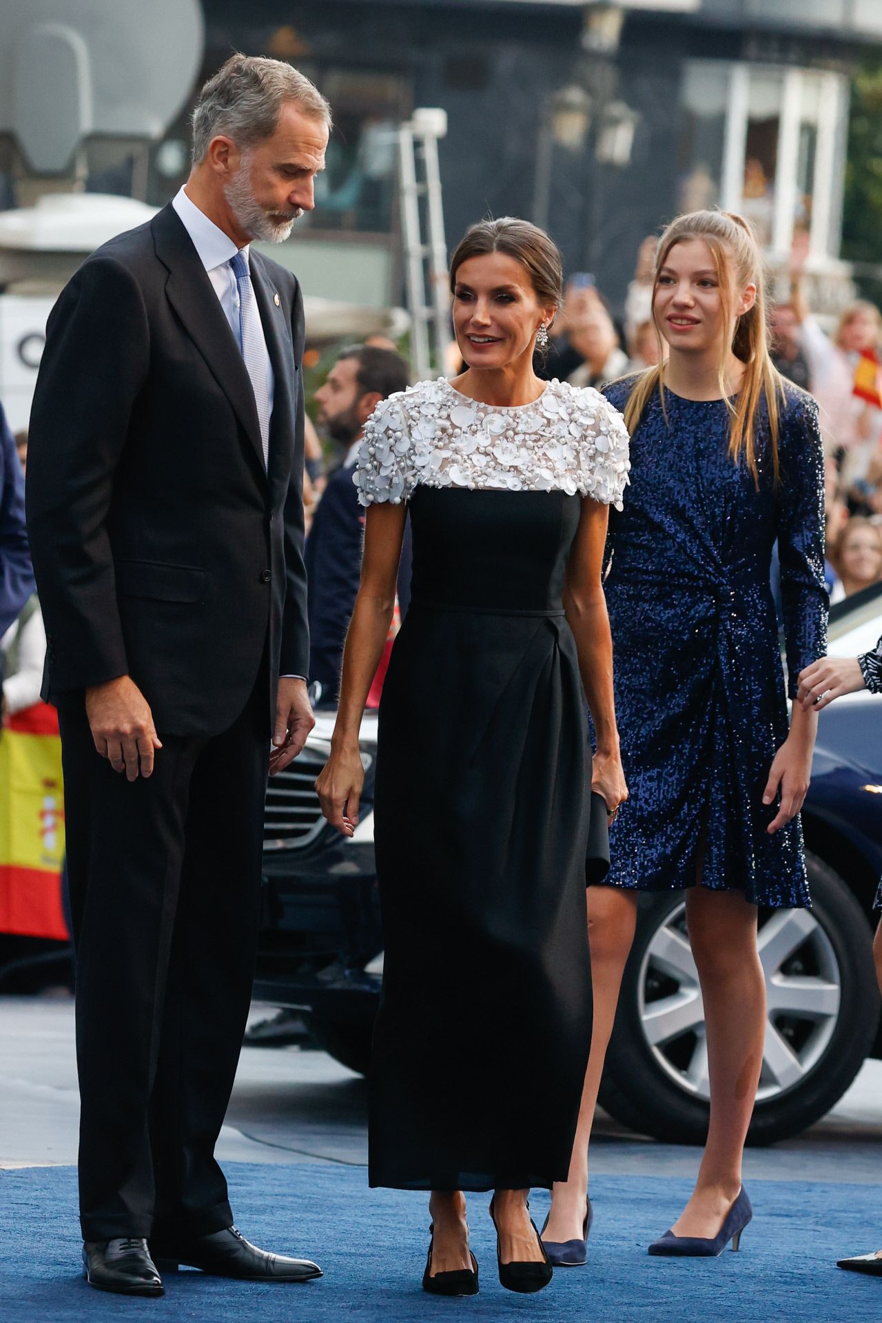 La Reina Letizia Y El Vestido Blanco Y Negro De Carolina Herrera