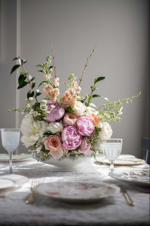 Spring/summer floral arrangements - flower styling tips by Selina Lake