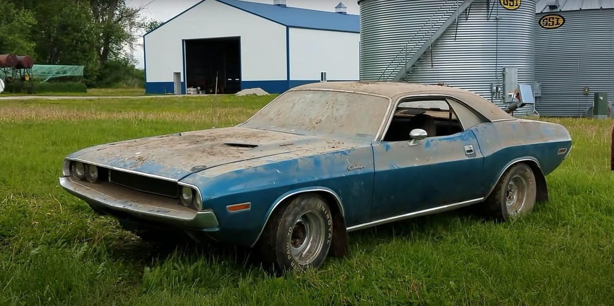 This Dodge Challenger sees the light after 40 years in a barn