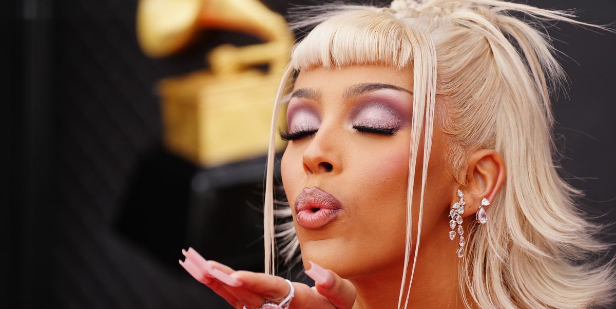 The 2022 Grammy Awards – Best Hair and Makeup Looks