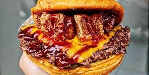 ハンバーガーをこぼさず きれいに食べる7つの方法 間違った食べ方をしていませんか