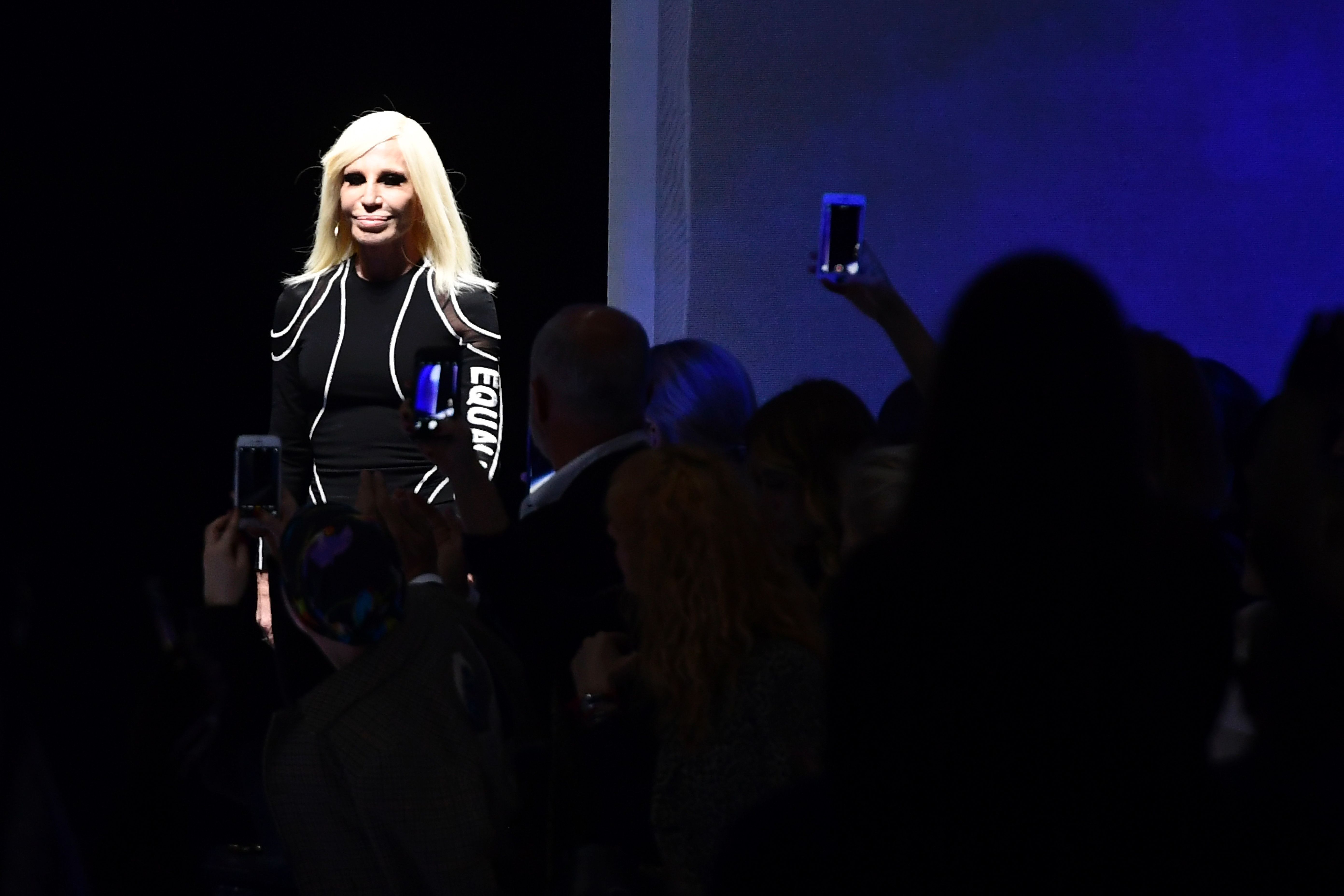 donatella versace dinero