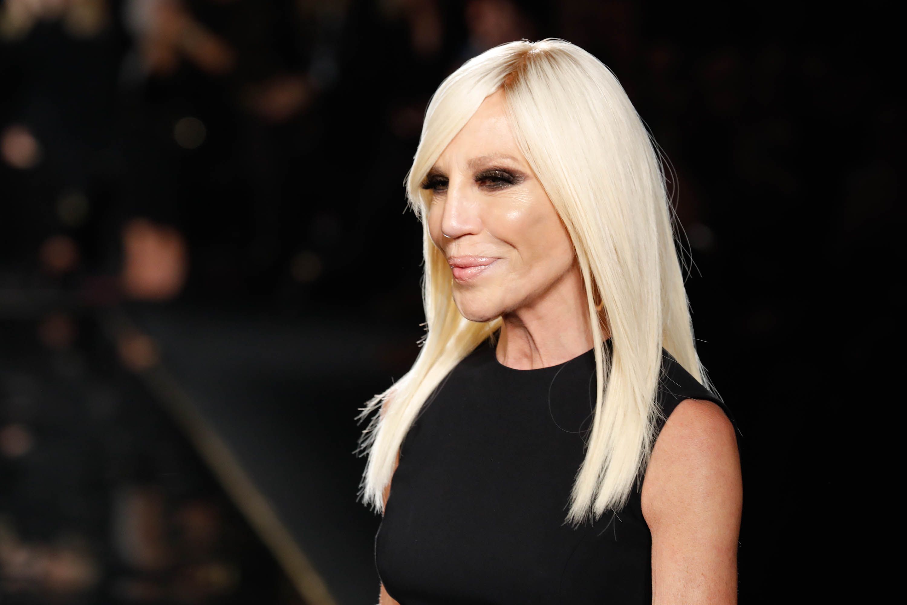 Descubrir 40+ imagen donatella versace oggi - Ecover.mx