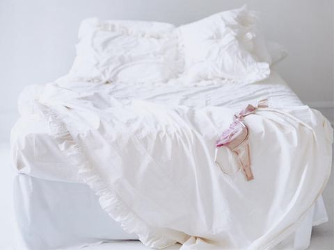 Product, Textile, White, Bedding, Bedroom, Linens, Bed sheet, Bed, Grey, Duvet, 